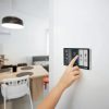 Shelly Wall Display X2 Wi-Fi+Bluetooth villanykapcsoló + érintőképernyős vezérlőpanel (ezüst / króm kerettel) + BLU H&T szenzor
