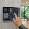 Shelly Wall Display XL Silver — 10,1″-es fali vezérlőpanel és villanykapcsoló, Wi-Fi, Bluetooth, szürke