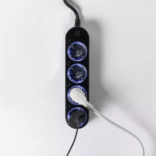 Shelly Power Strip 4 Gen4 –  okos konnektor elosztó négy aljzattal, fogyasztásmérős, Wi-Fi, Zigbee, Matter, fekete